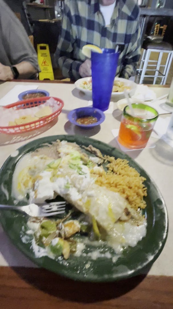 Table setting in a casual Mexican restaurant.